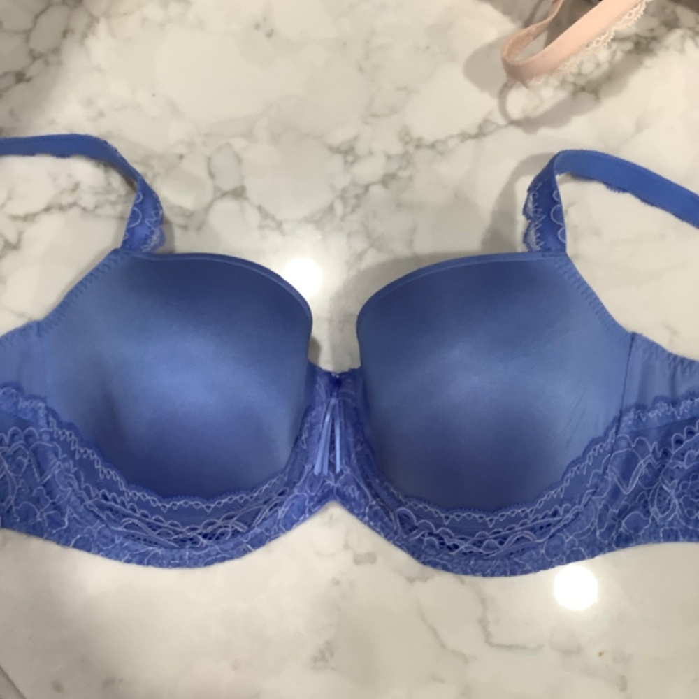 Bras - Picture 2 of 6